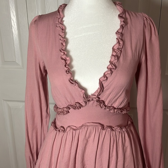 Elegant Pink Ruffle Dress - Picture 3 of 6